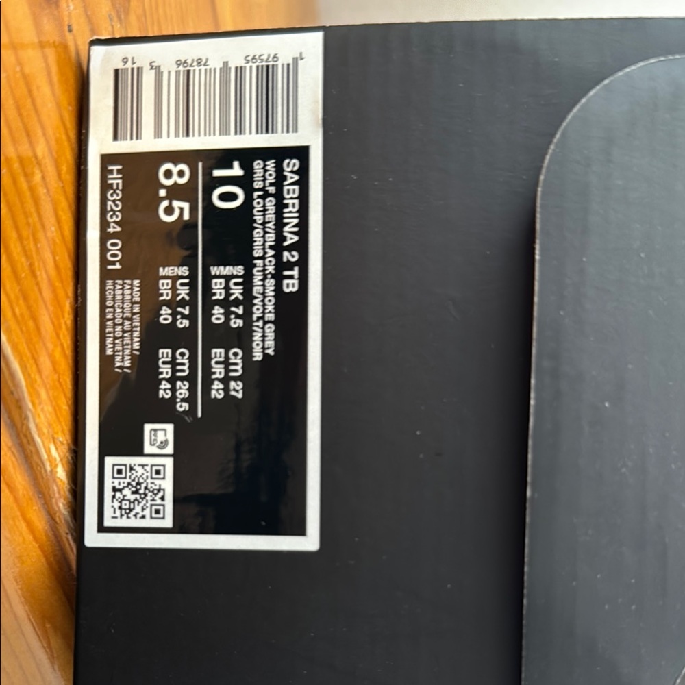 Nike Women's Athletic Shoes - Black and White
